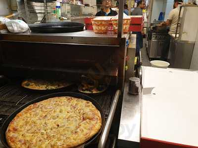 Luna Dinner & Lounge