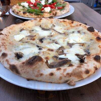 Brechts Pizza & Vino