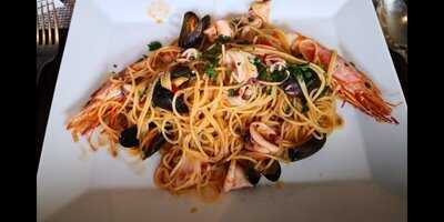 Mario & Lino Pizzeria