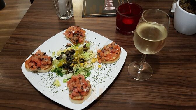 Mekado - Cafe, Bar, Restaurant