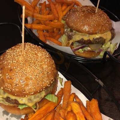 KobÉs - Burger, Steaks & More