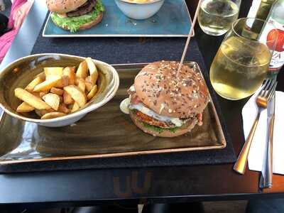 Hans Im GlÜck Burgergrill & Bar