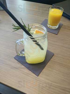 Konrad's Restaurant & Bar