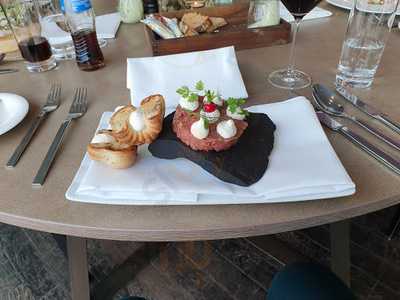 Konrad's Restaurant & Bar