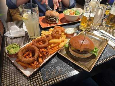 Peter Pane - Leipzig Bernsteincarré