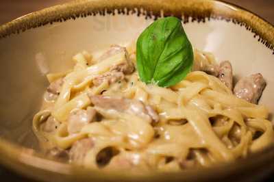 Café Und Restaurant Tomic