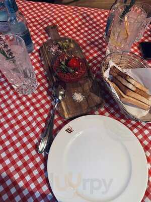 Ampulle Bar & Speisecafe