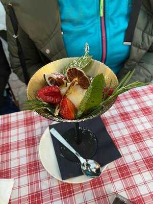 Ampulle Bar & Speisecafe