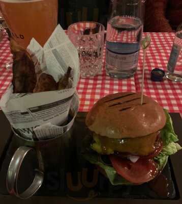 Ampulle Bar & Speisecafe