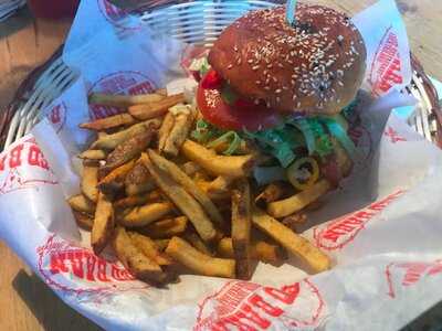 Red Barn Saloon Western-restaurant & Cocktailbar