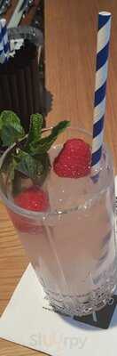 R10 Bar & Restaurant