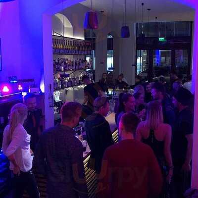 R10 Bar & Restaurant