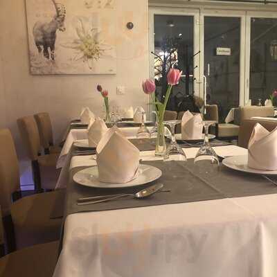 Thara Thai Restaurant