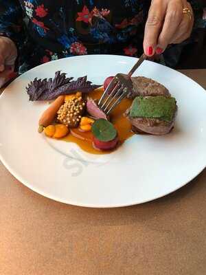 Konrad's Restaurant & Bar