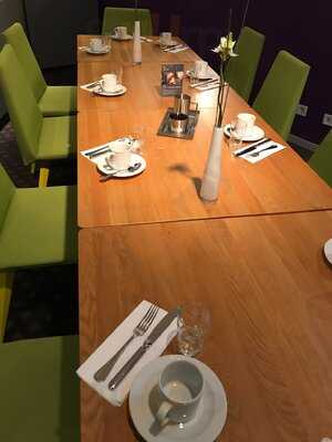 5th Avenue Restaurant