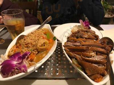 3 Naree Thai Cuisine