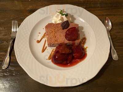 Reinhardt's Restaurant & Weinbar