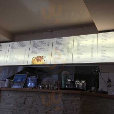 Papa George Grill & Café