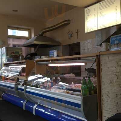 Papa George Grill & Café