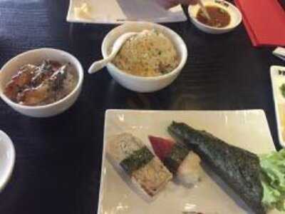 Yumini Sushi & Grill