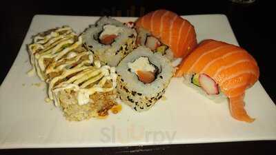 Yumini Sushi & Grill