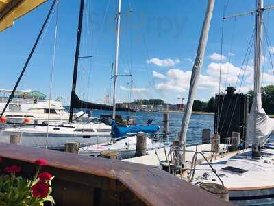 Landungsbrücken & Kaisergarten