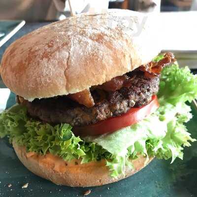 Hans Im GlÜck Burgergrill & Bar