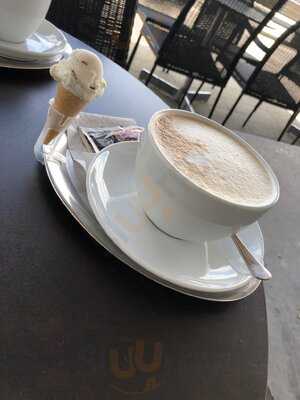 Eiscafe La Luna