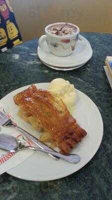 Eiscafe Lazzarin Am Munsterplatz