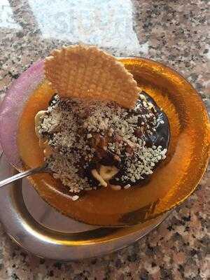 Eiscafe Lazzarin Am Munsterplatz