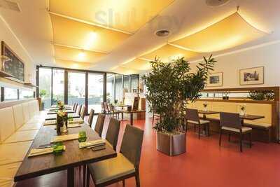 Campus Restaurant & Bistro