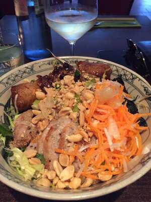 Restaurant Ngoc Tan Tai Chi Bay