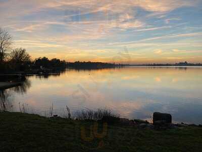 Kush's Café Und Bar