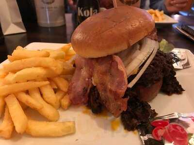 Charles Oxford - Burger & Beer