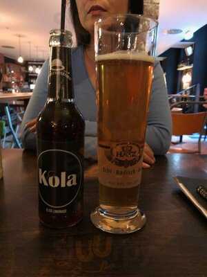 Charles Oxford - Burger & Beer