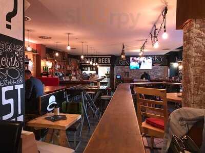 Charles Oxford - Burger & Beer