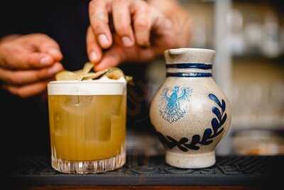 Trares Restaurant & Bar