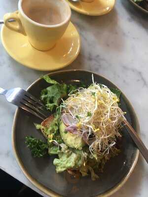 Claus Eismanufaktur & Deli