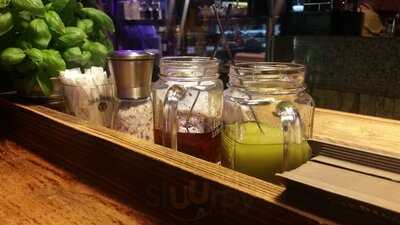 Toms Pizza Pasta & Salads