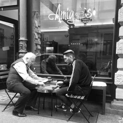 Amigos Backstage Bar & Café
