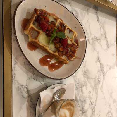 Lily's Waffel Bar & Café