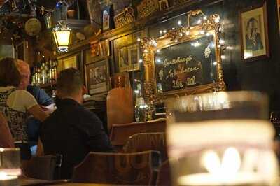 Binger Weinstube Der Eimer Wiesbaden