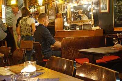 Binger Weinstube Der Eimer Wiesbaden