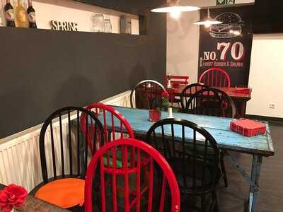 No.70 Finest Burger & Salads