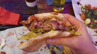 No.70 Finest Burger & Salads