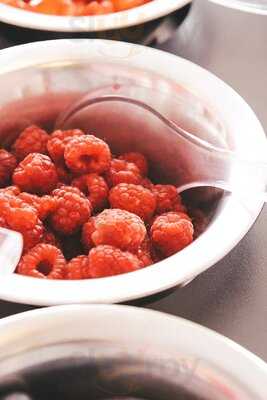 Yolicious Frozen Yogurt