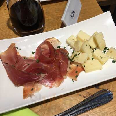 Degusto Restobar Feinkost