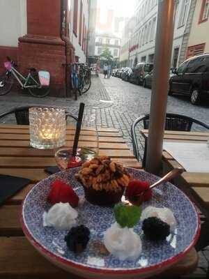 Nana Lieblingsbar & Café