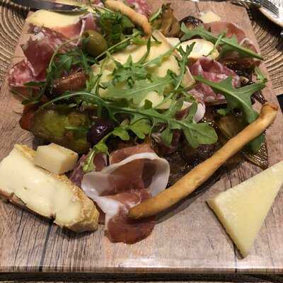 Cantinetta Trattoria & Bar