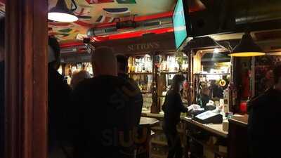 Sutton's Irish Pub